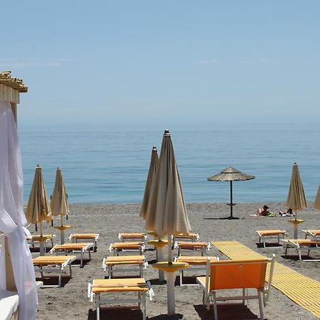 La Terrazza Sul Mare Apartment Letojanni Exterior photo